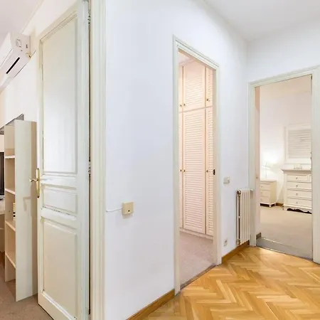 Huge Historic 5bd With Private Terrace! Apartment Barcelona