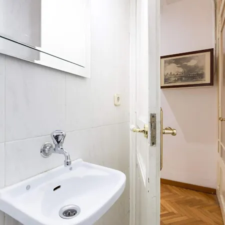 Huge Historic 5bd With Private Terrace! Apartment *
