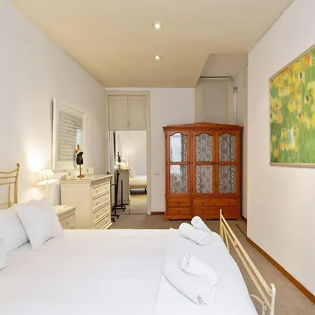 아파트 Huge Historic 5bd With Private Terrace! 바르셀로나